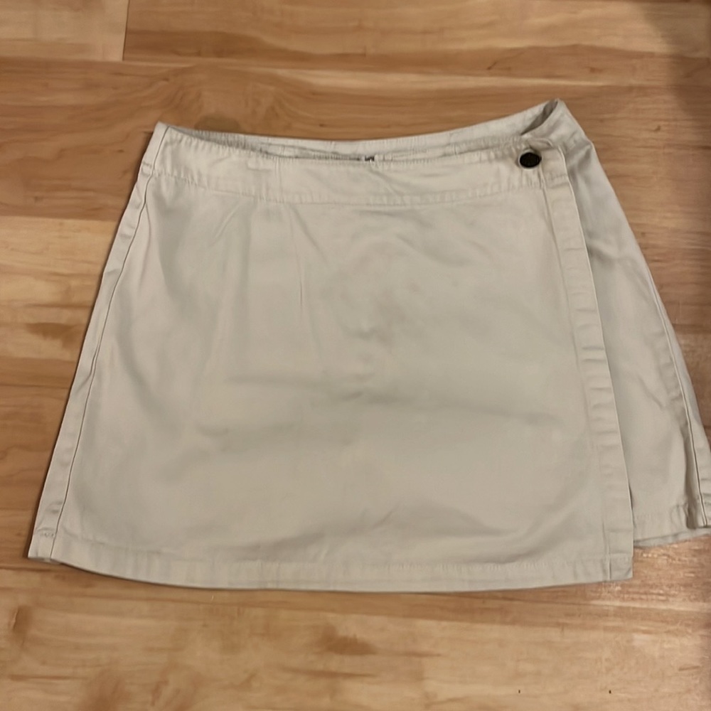 Newport News Jeanology Khaki Skorts Size 6
